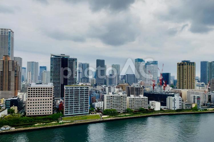 タワーマンションのある風景 タワーマンション,風景,河川の写真素材