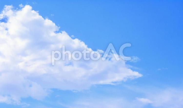 空画像・背景素材/夏の青空と白い雲 空,雲,青空の写真素材