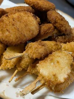 Photo, deep-fried skewers, assorted, oil, 