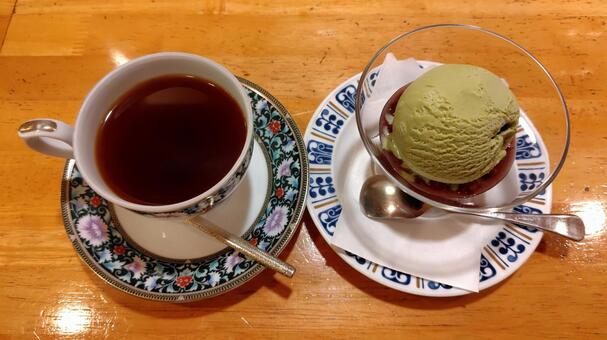 抹茶アイスとコーヒー グルメ,デザート,スイーツの写真素材