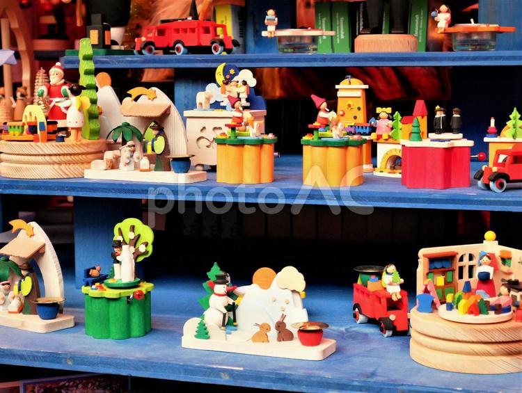 ドイツ　クリスマスマーケット　木製のおもちゃ クリスマスマーケット,サンタクロース,木製の写真素材