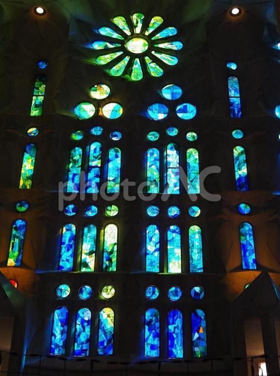 サグラダ・ファミリアのステンドグラス サグラダファミリア,サグラダ・ファミリア,ステンドグラスの写真素材