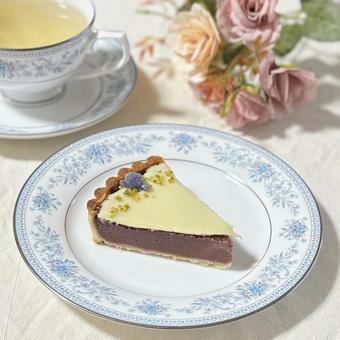 カシスとホワイトチョコのタルト ケーキ,タルト,カシスの写真素材