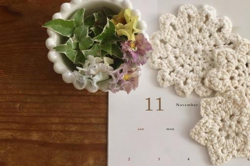 カレンダーと小花　１１月イメージ 11月,11,カレンダーの写真素材