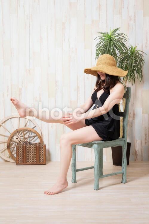 水着をきた女性 スキンケア,紫外線対策,日焼け止めの写真素材