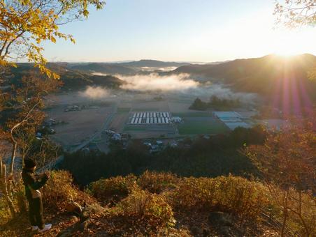 鎌倉山から見る朝日 鎌倉山から見る朝日 雲海,鎌倉山,朝日の写真素材