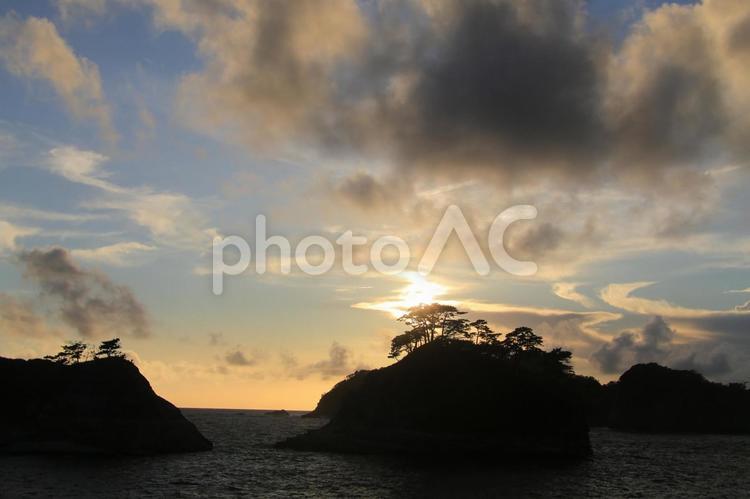 堂ヶ島乗浜海岸の夕陽 乗浜海岸,夕陽,波の写真素材
