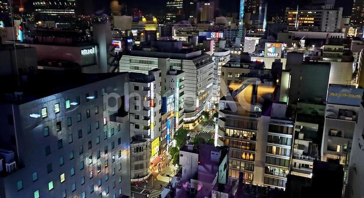 池袋夜景、グラントシネマサンシャインより 景色,風景,夜景の写真素材