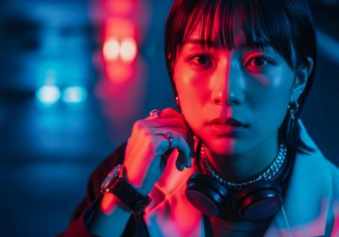 サイバー調女性ナイトポートレート サイバー調女性ナイトポートレートの写真