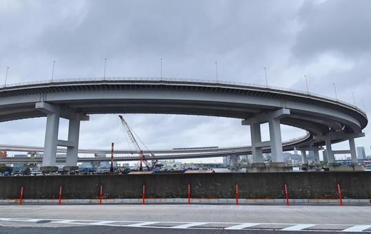 レインボーブリッジのループ橋 レインボーブリッジのループ橋の写真