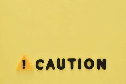 警告マークとcautionの文字 警告マークとcautionの文字 caution,警告マーク,警告の写真素材