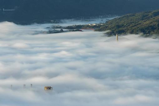 雲海で覆われた秩父の街 秩父,雲海,秩父橋の写真素材