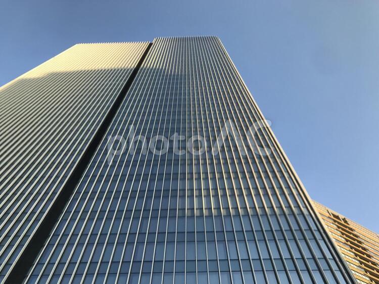 東京の高層ビルと青空、ビジネスイメージ ビジネス,ビル,高層の写真素材