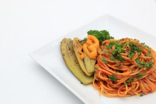 アラビアータに焼茄子を添えて パスタ,スパゲティ,アラビアータの写真素材