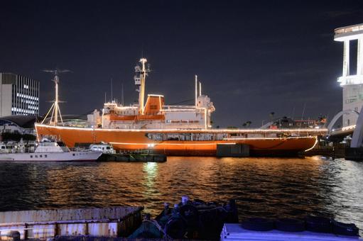 名古屋港の南極観測船ふじ 名古屋港の南極観測船ふじ 海,乗り物,船の写真素材