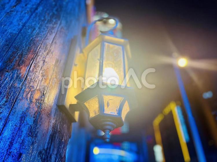 柔らかな街灯 秋,街灯,秋イメージの写真素材