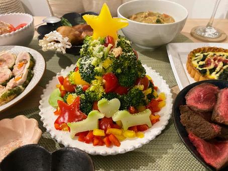 クリスマスの食卓ブロッコリーサラダツリー クリスマスの食卓ブロッコリーサラダツリー 野菜,食べ物,食材の写真素材