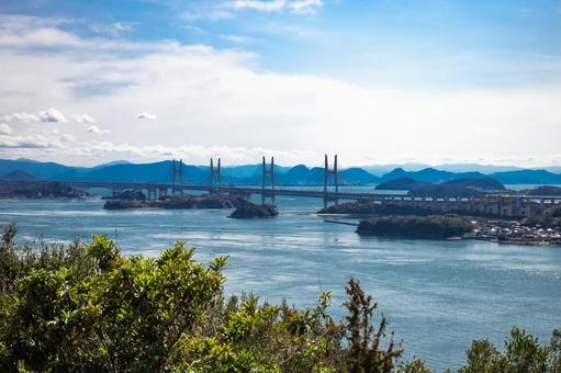 空と海と瀬戸大橋 空と海と瀬戸大橋 瀬戸大橋,本州四国連絡橋,世界最大級の写真素材