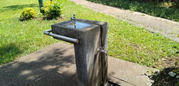 公園の水道 公園の水道の写真