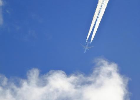 飛行機雲 飛行機雲の写真