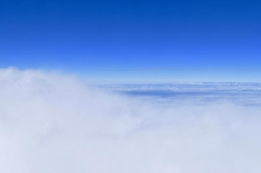 飛行機から見た雲と青空 飛行機から見た雲と青空 空,青空,雲の写真素材
