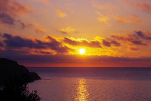 日本海の夕焼け 日本海の夕焼け 夕日,海,日本海の写真素材