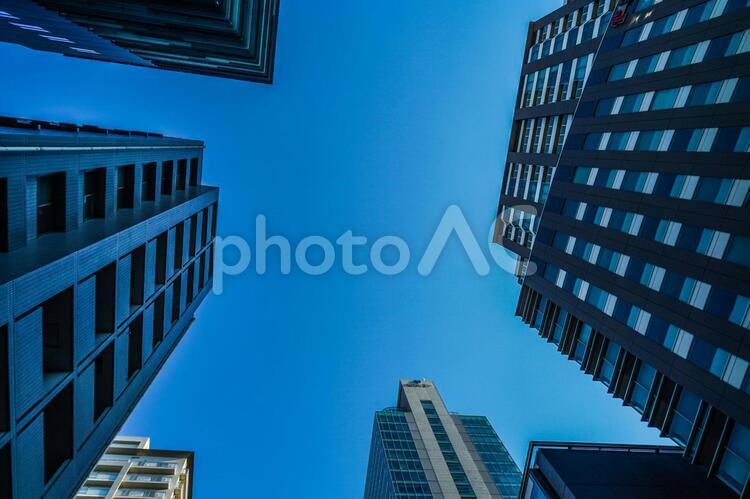 晴天の青空と秋葉原のビル群 秋葉原,ビル,高層ビルの写真素材