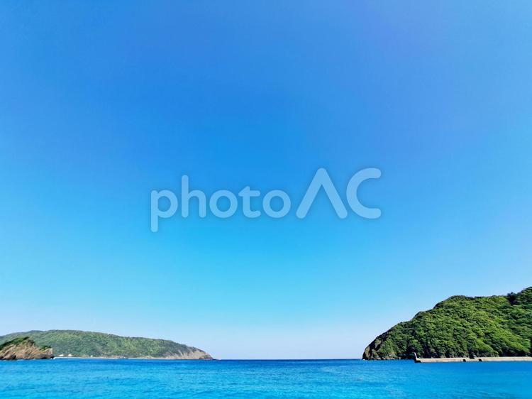 奄美　名瀬の空と海 海,空,青空の写真素材