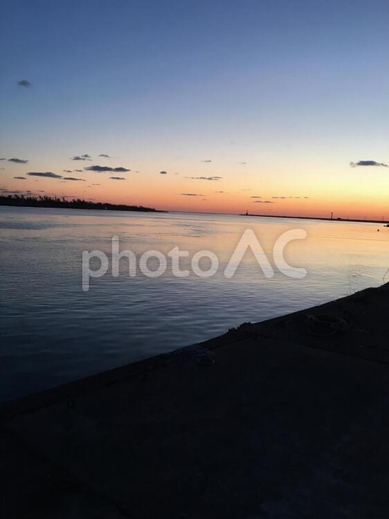 海辺の夕陽 日暮れ,水域,風景の写真素材