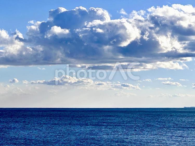 冬の海 冬,海,雲の写真素材