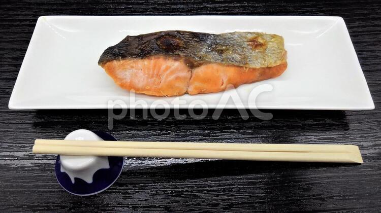 秋鮭の塩焼き６ 秋鮭の塩焼き,秋鮭,塩焼きの写真素材