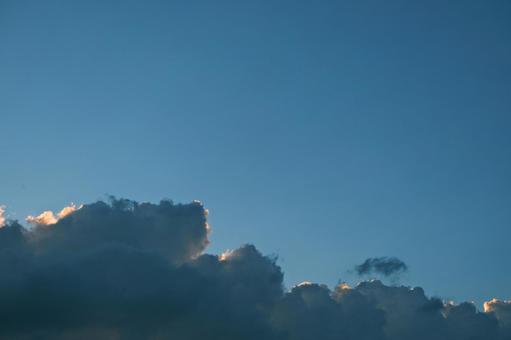 夕方の夏空 夕方の夏空の写真