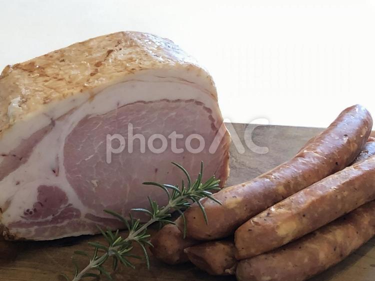 ハムとソーセージ ハム,ソーセージ,朝食の写真素材