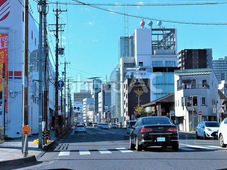 冬の街角 ビル,街角,ビル街の写真素材
