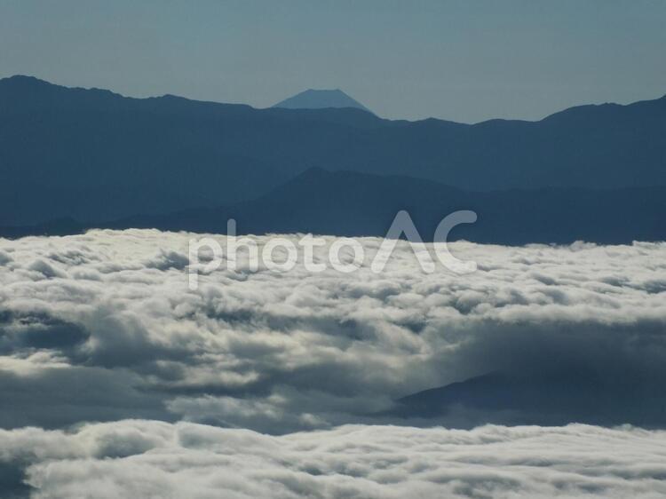 千畳敷カールから富士山を望む２ 雲,雲海,雲頂の写真素材