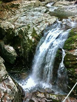 岩場の滝 滝,滝壺,滝壷の写真素材