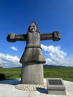 筑後広域公園 筑紫石人像(縦) 筑後広域公園 筑紫石人像(縦)の写真