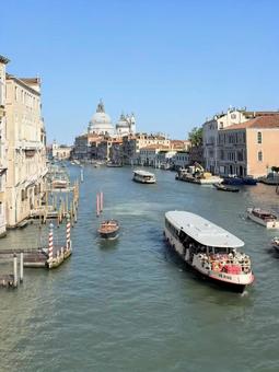 アッカデーミア橋の写真