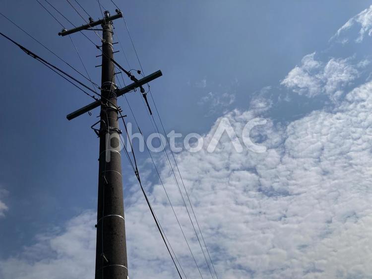 電線と電信柱　3 電線,電柱,空の写真素材