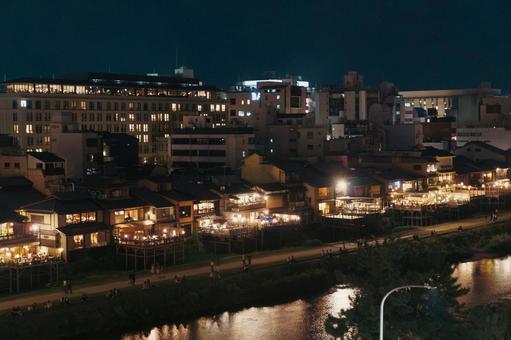 川床のある夜景 川床のある夜景 京都,鴨川,川床の写真素材