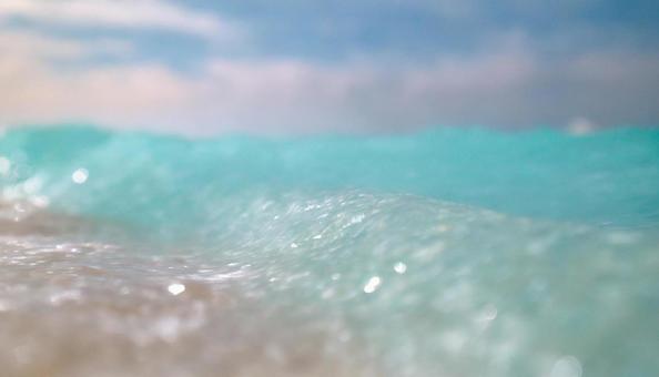 透明で透き通る海 透明で透き通る海の写真