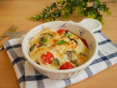 豆腐　グラタン グラタン,とろけるチーズ,食べ物の写真素材