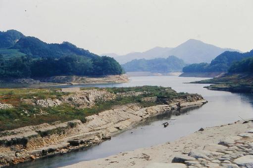 平成6年渇水時の玉川ダム 平成6年渇水時の玉川ダムの写真