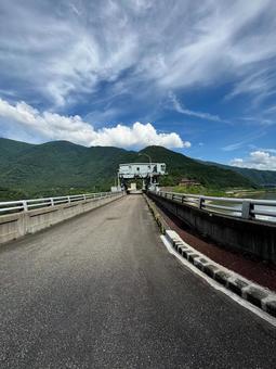 大川ダムの景色⑥ 大川ダムの景色⑥ 夏,風景,波の写真素材