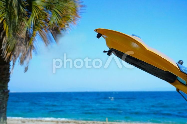 イタ車のハッチと海景 海,車,ハッチの写真素材