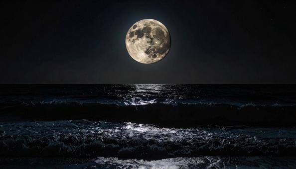 満月が宿る海 満月が宿る海の写真
