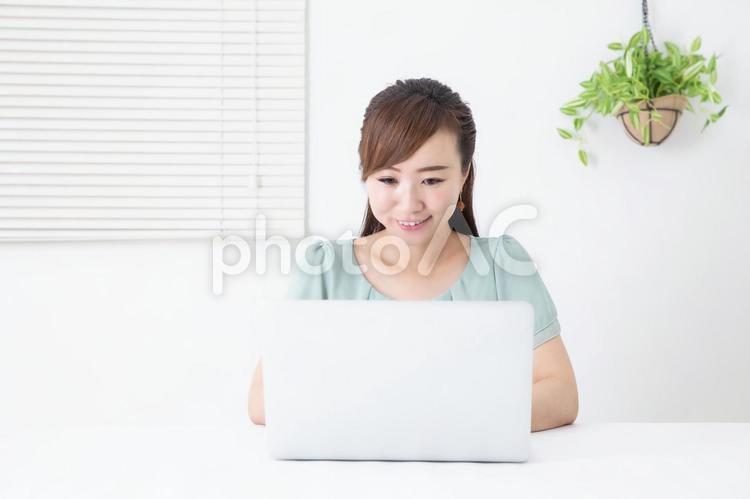 PCを使うビジネスウーマン ol,仕事,ビジネスウーマンの写真素材