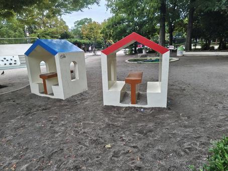 小さな家 宇喜田公園,遊具,江戸川区の写真素材