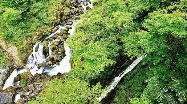 栃木県日光市の華厳の滝 栃木県日光市の華厳の滝の写真