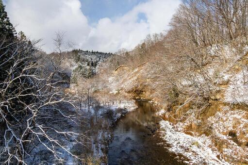 冬の渓流⑴ 冬,渓流,川の写真素材